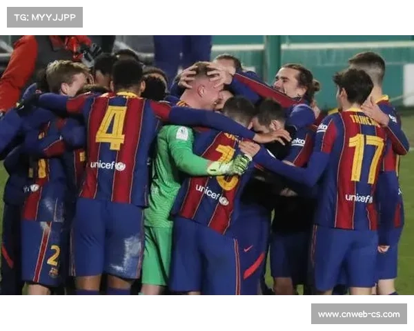 意甲俱乐部开放日，数千球迷参与家庭活动